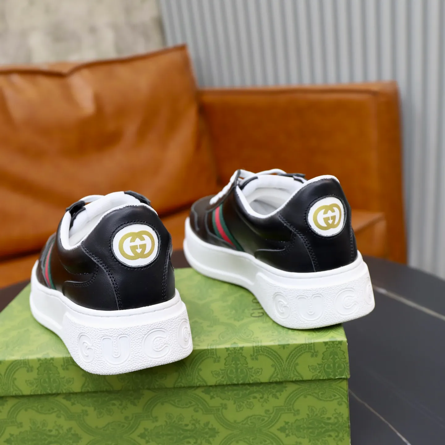 Ex-factory price: 400💰🙅‍♂️🙅‍♂️🙅‍♂️ Brand: GUCCI Standard code: 38-44 (45 customized) Grade: Same as the official website Material: Original leather stitching brand cloth Comfortable and breathable sheepskin lining Lightweight and wear-resistant outsole Style category: Men's fashionable casual shoes Sports shoes Distinguished luxury brand elements Top luxury Color: actual picture color